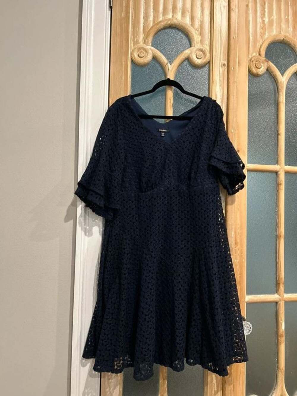 Roz & Ali Navy Lace knee length dress